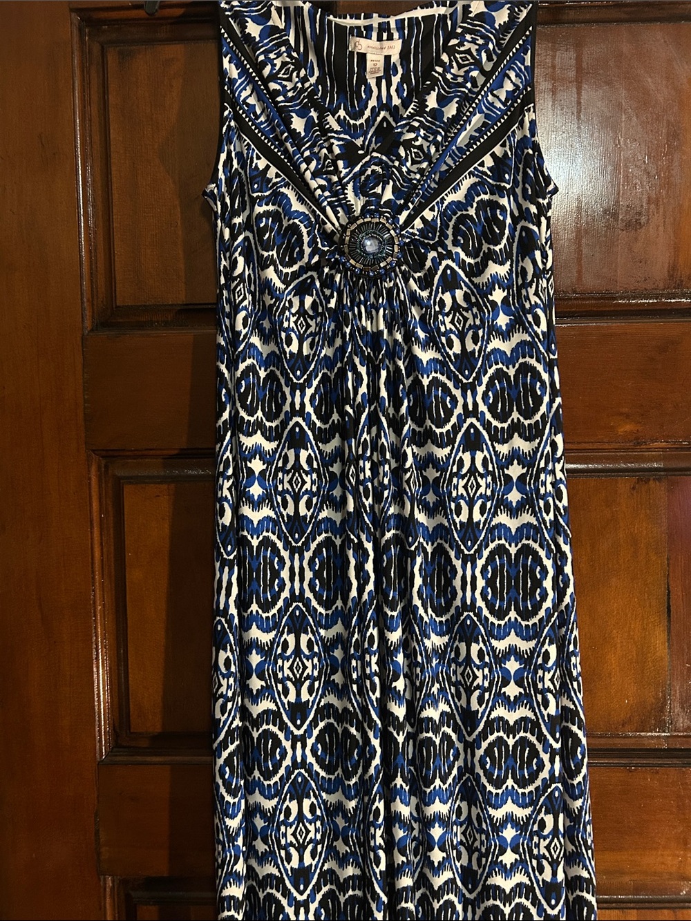 Sleeveless Blue Black White Printed Maxi Dress with Decorative Accent